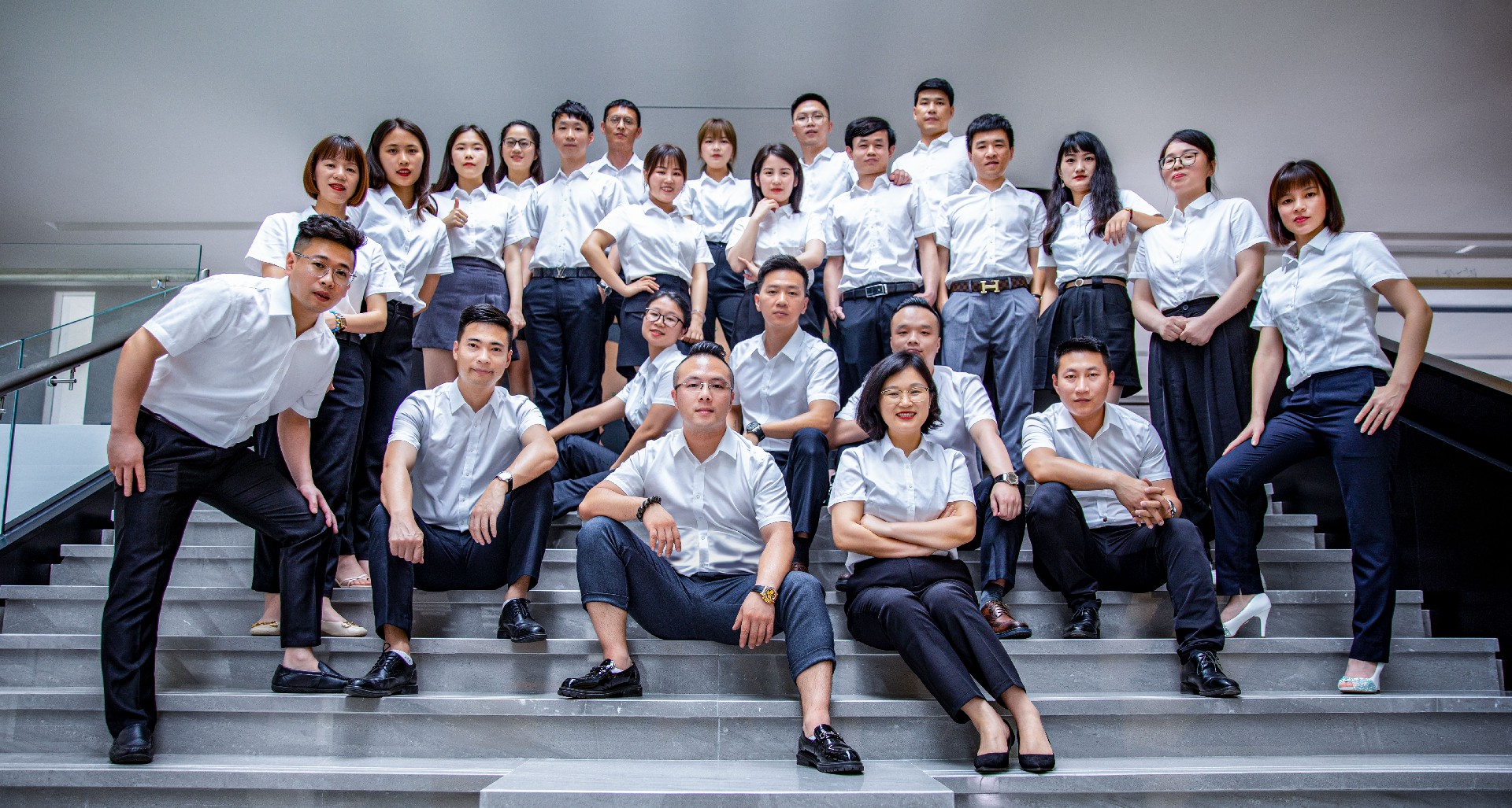 1629271126349117.jpg 團(tuán)隊照2.jpg